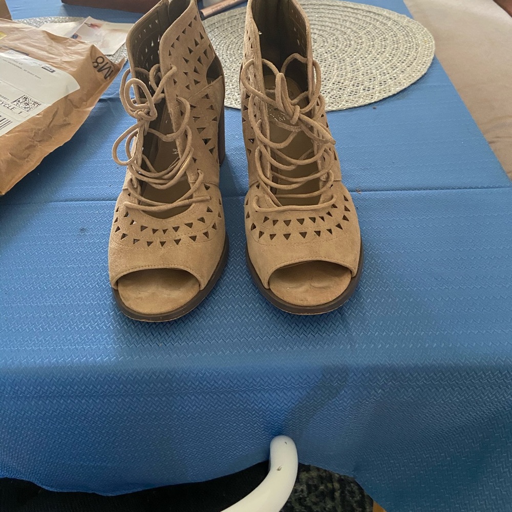 Tan heels